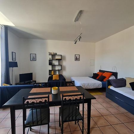 Le Prieure - Studios Jusqu'A 4 Personnes Villeneuve-lès-Béziers Eksteriør billede