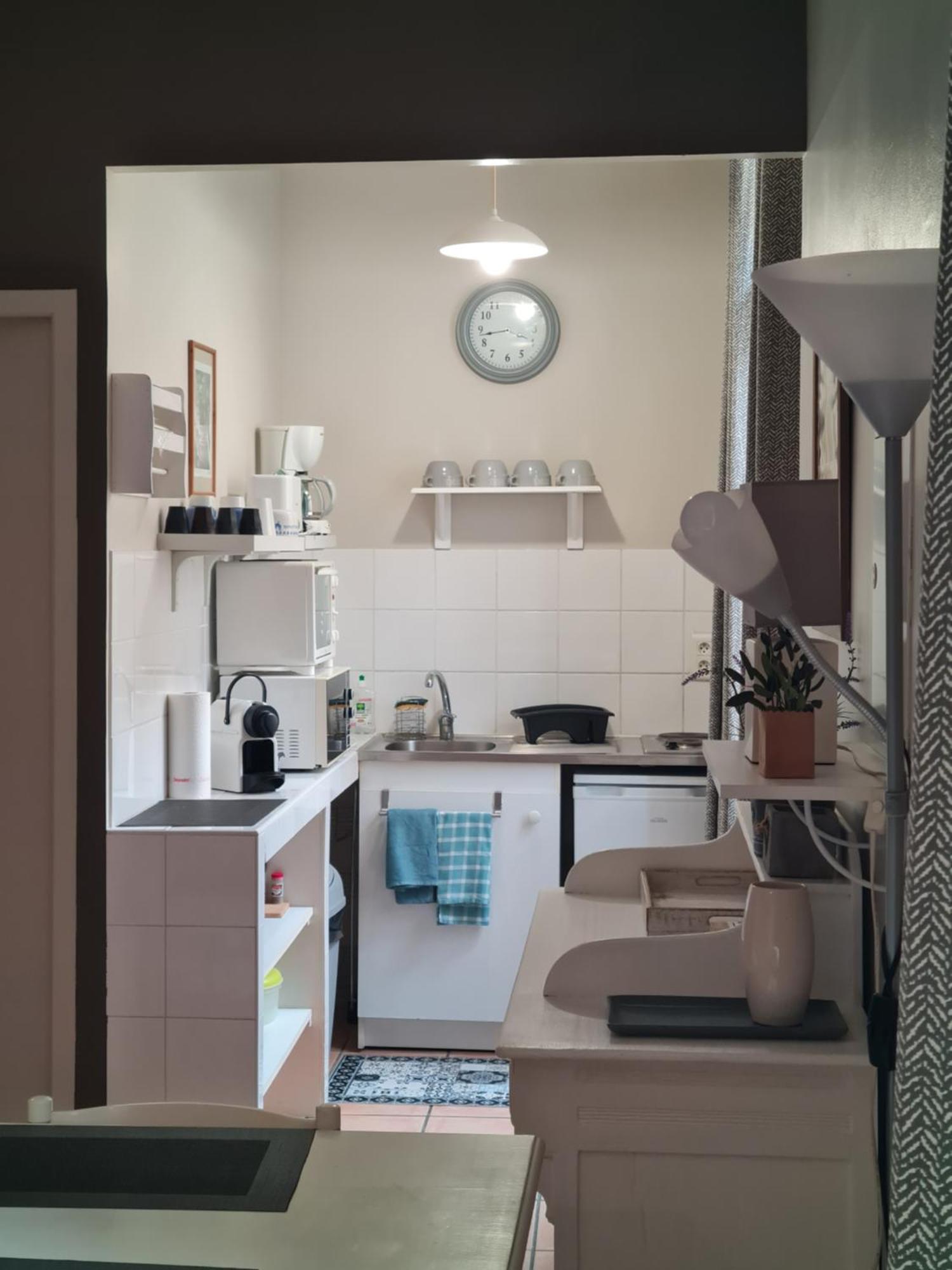 Le Prieure - Studios Jusqu'A 4 Personnes Villeneuve-lès-Béziers Eksteriør billede