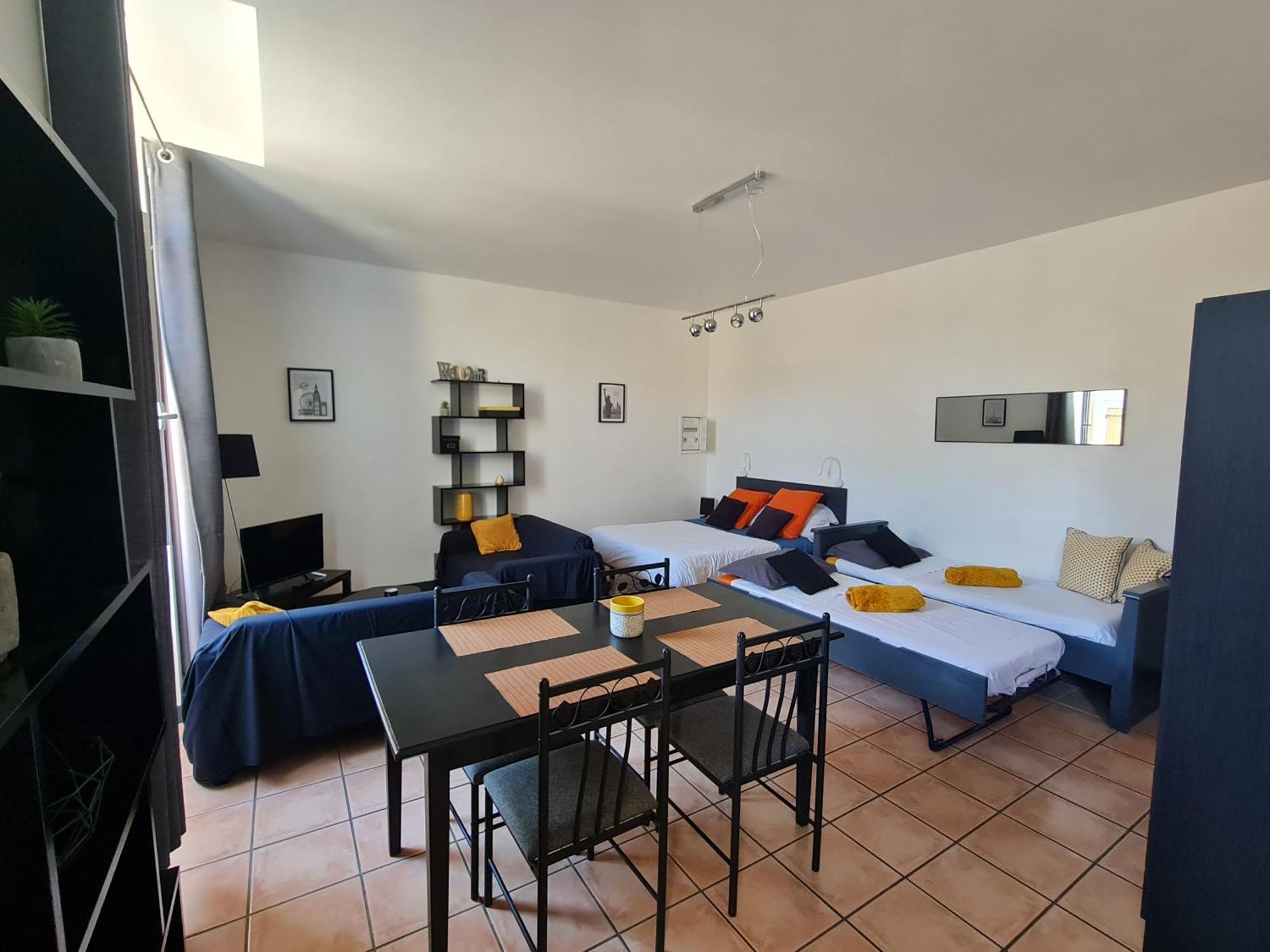 Le Prieure - Studios Jusqu'A 4 Personnes Villeneuve-lès-Béziers Eksteriør billede