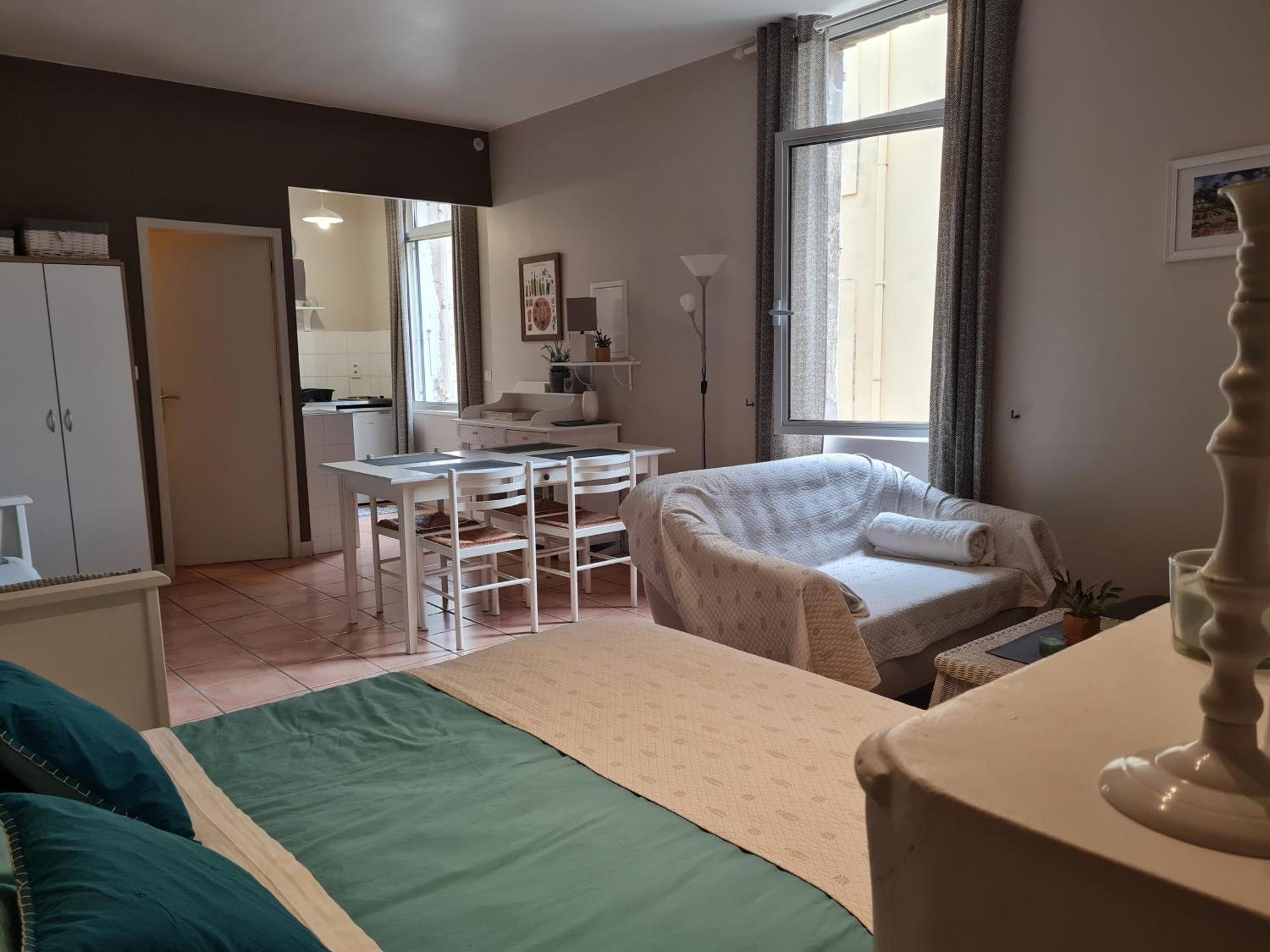 Le Prieure - Studios Jusqu'A 4 Personnes Villeneuve-lès-Béziers Eksteriør billede